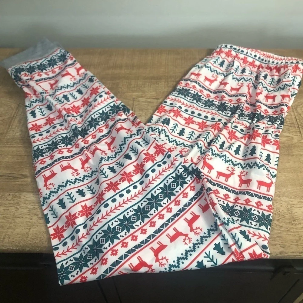 Tree & Reindeer Christmas Pajamas - NWOT - Picture 4 of 5